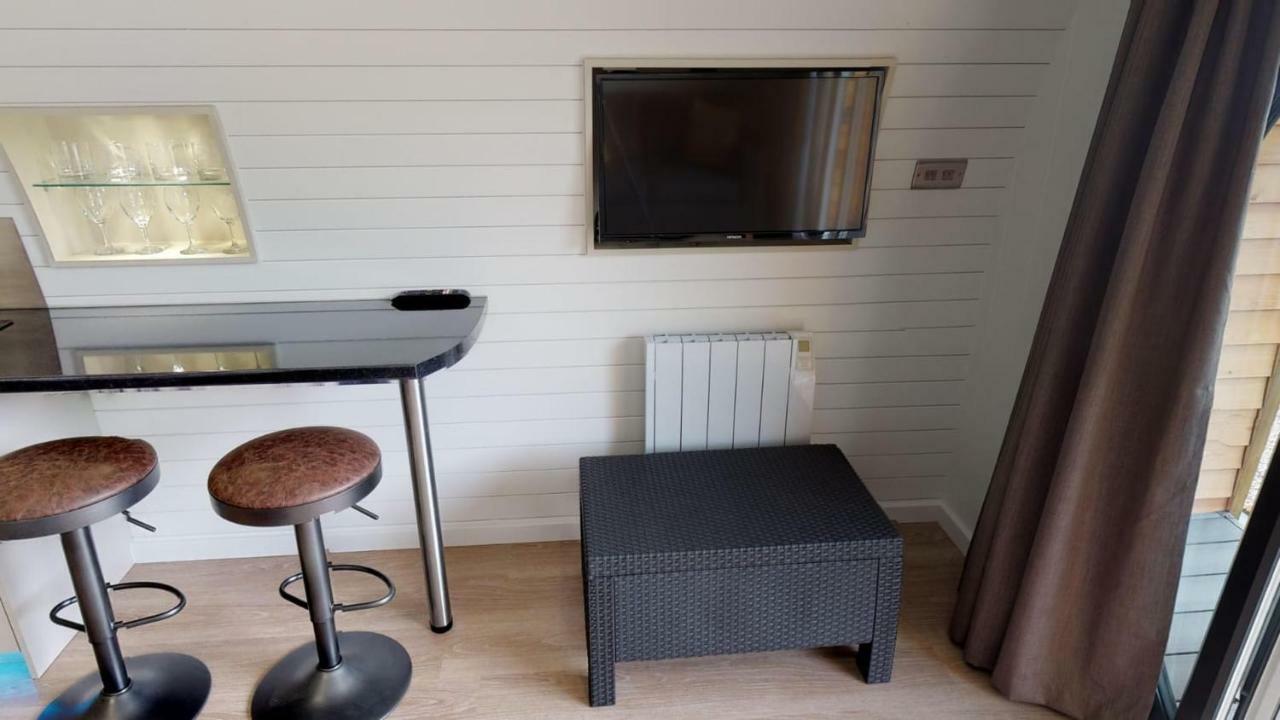 Millview Meadow Retreats Hotel Great Yarmouth Exterior photo